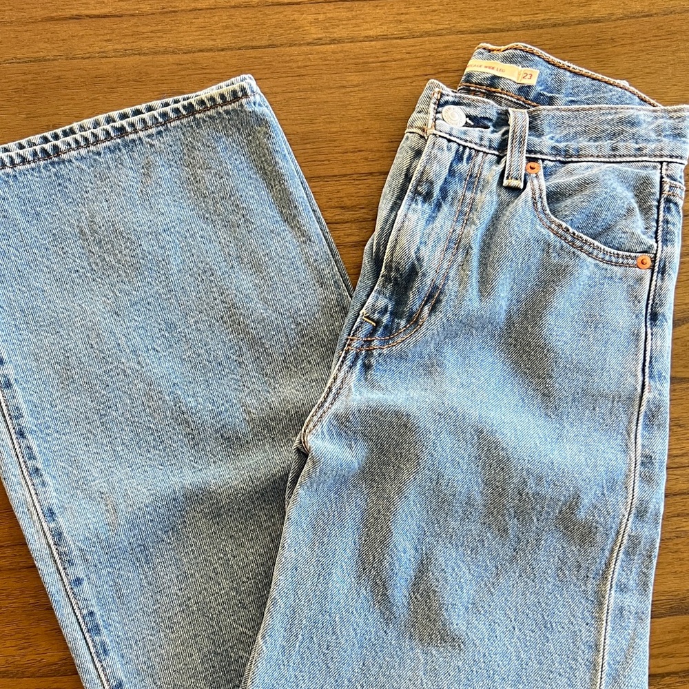 Levi’s Ribcage Wide Leg Jeans Size 23